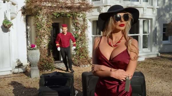 Brazzers /  - Amber Jayne, Danny D Banging The Bellhop / 3.4.2022