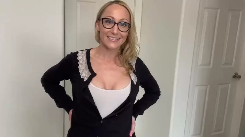 New  Crystal Clark STEPMOM HELPS ME MOVE FOR COLLEGE (2025) Hardcore  Milf  Bigtits  Stepmom  ILUVY  lulustream.com  savefiles.com