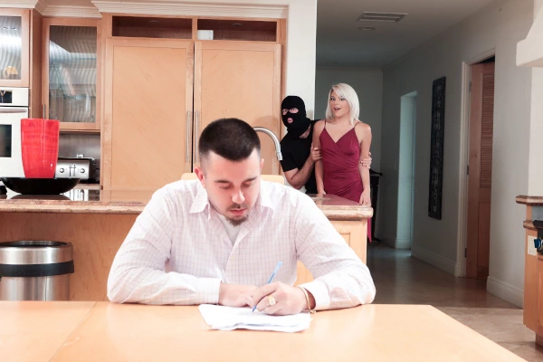 RK Prime / Realitykings - Rharri Rhound Robber Banged My Girlfriend / 15.11.2018